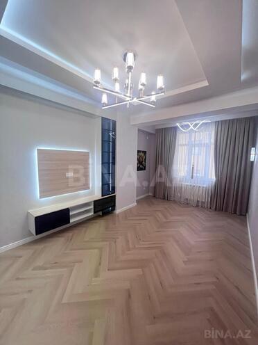 Продаётся 3-комн. новостройка 105 м², м. Кара Караев, photo 1 from 24
