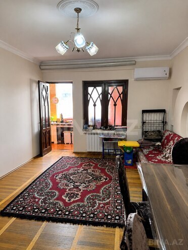 Satılır 2 otaqlı köhnə tikili 55 m², Əhmədli m., photo 1 from 11