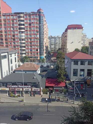 Сдаётся 2-комн. вторичка 70 м², м. Азадлыг проспекти, photo 1 from 15