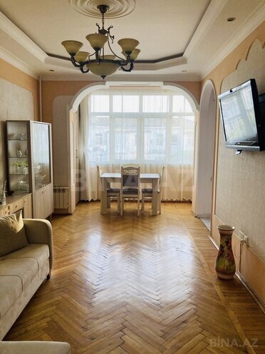 Продаётся 3-комн. вторичка 70 м², м. 28 мая, photo 3 from 15
