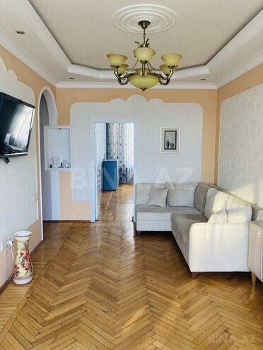 Продаётся 3-комн. вторичка 70 м², м. 28 мая, photo 4 from 15