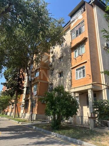 Продаётся 3-комн. вторичка 90 м², м. Нефтчиляр, photo 1 from 18