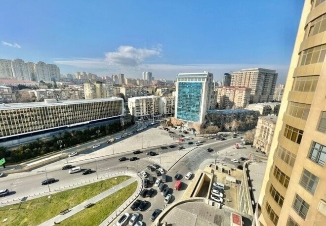 Продаётся 3-комн. новостройка 130 м², м. Низами, photo 1 from 25