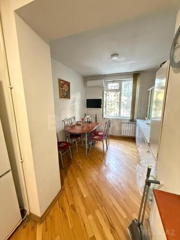 Satılır 2 otaqlı köhnə tikili 70 m², Elmlər Akademiyası m., photo 5 from 9