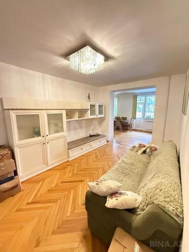 Satılır 2 otaqlı köhnə tikili 70 m², Elmlər Akademiyası m., photo 3 from 9