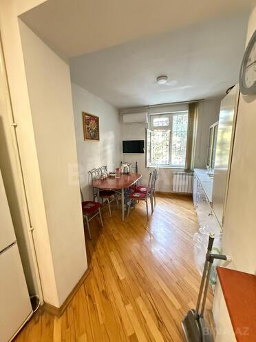 Satılır 2 otaqlı köhnə tikili 70 m², Elmlər Akademiyası m., photo 6 from 9