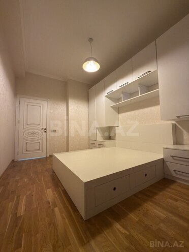Продаётся 2-комн. новостройка 70 м², м. Кара Караев, photo 9 from 16