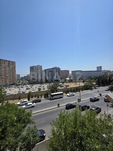 Satılır 2 otaqlı köhnə tikili 55 m², İnşaatçılar m., photo 6 from 9