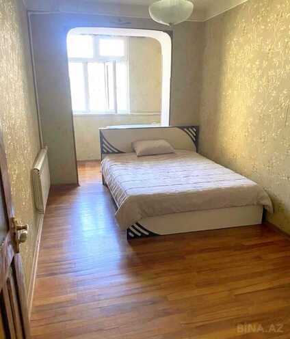 Satılır 3 otaqlı köhnə tikili 75 m², Xalqlar Dostluğu m., photo 3 from 10