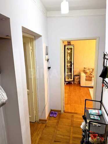 Satılır 3 otaqlı köhnə tikili 70 m², Qara Qarayev m., photo 7 from 10