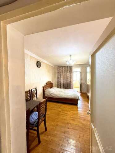 Satılır 3 otaqlı köhnə tikili 70 m², Qara Qarayev m., photo 5 from 10