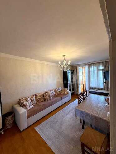 Satılır 3 otaqlı köhnə tikili 70 m², Qara Qarayev m., photo 1 from 10