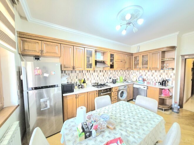İcarəyə verilir 2 otaqlı yeni tikili 110 m², 28 May m., photo 12 from 15