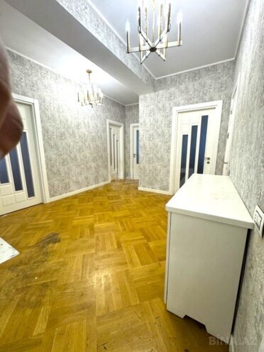 Продаётся 3-комн. новостройка 131 м², м. Элмляр Академиясы, photo 9 from 14