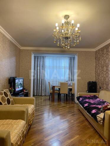 Продаётся 3-комн. вторичка 70 м², м. Иншаатчылар, photo 1 from 29