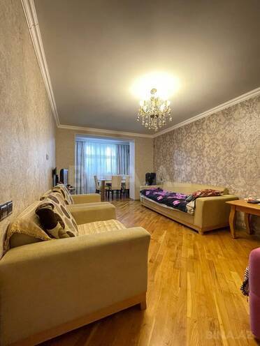 Продаётся 3-комн. вторичка 70 м², м. Иншаатчылар, photo 5 from 29