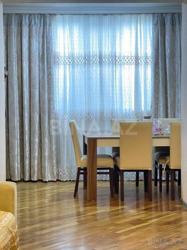 Продаётся 3-комн. вторичка 70 м², м. Иншаатчылар, photo 3 from 29
