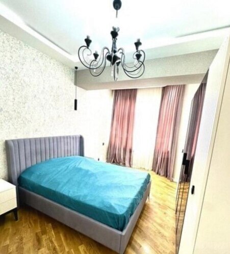 Сдаётся 3-комн. новостройка 100 м², м. Нефтчиляр, photo 3 from 9