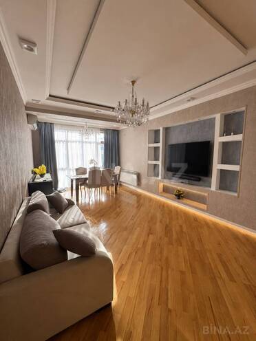 Сдаётся 3-комн. новостройка 140 м², м. Иншаатчылар, photo 1 from 18