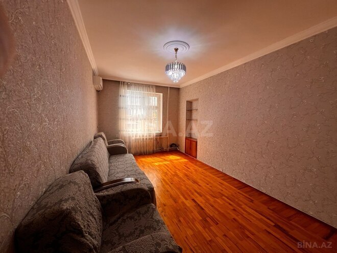 Satılır 2 otaqlı köhnə tikili 65 m², Yasamal q., photo 1 from 12