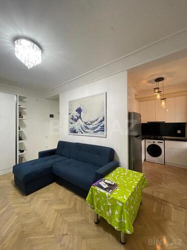 Satılır 1 otaqlı köhnə tikili 35 m², Yasamal r., photo 1 from 8