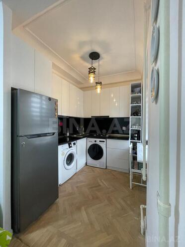 Satılır 1 otaqlı köhnə tikili 35 m², Yasamal r., photo 3 from 8
