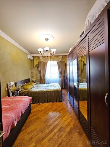 Продаётся 3-комн. вторичка 95 м², м. Кара Караев, photo 4 from 11