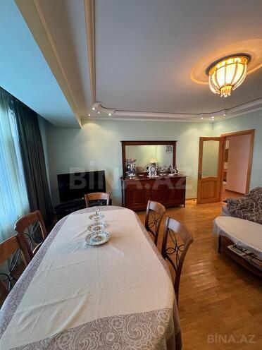 Продаётся 4-комн. вторичка 130 м², м. Элмляр Академиясы, photo 3 from 18