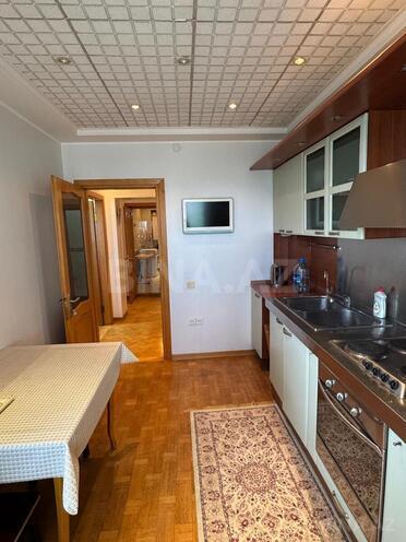 Продаётся 4-комн. вторичка 130 м², м. Элмляр Академиясы, photo 6 from 18
