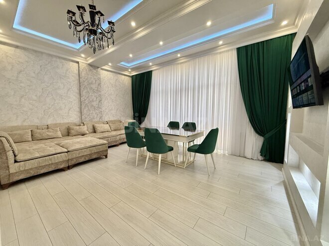 Сдаётся 3-комн. новостройка 130 м², м. 28 мая, photo 1 from 20