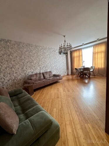 Продаётся 2-комн. вторичка 75 м², м. Элмляр Академиясы, photo 1 from 10