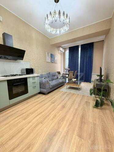 Сдаётся 2-комн. новостройка 67 м², м. Низами, photo 1 from 12