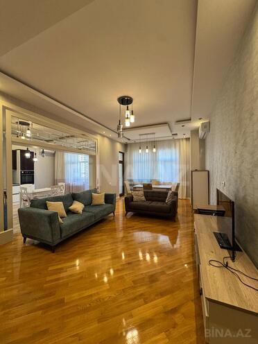 Сдаётся 3-комн. новостройка 140 м², м. Низами, photo 1 from 21