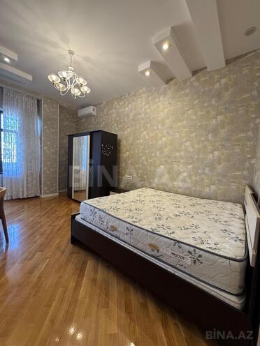 Сдаётся 3-комн. новостройка 140 м², м. Низами, photo 11 from 21