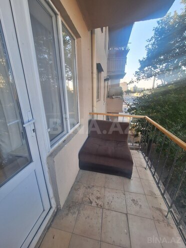 Satılır 1 otaqlı köhnə tikili 35 m², İnşaatçılar m., photo 14 from 26