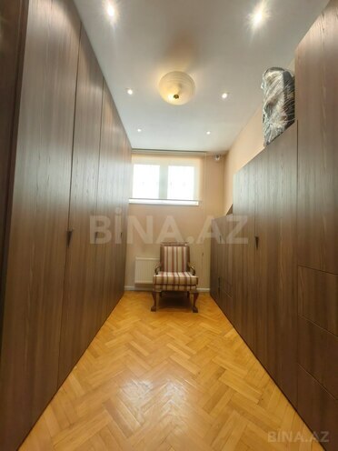 Satılır 5 otaqlı köhnə tikili 197 m², Nizami m., photo 25 from 31