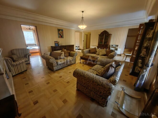 Satılır 5 otaqlı köhnə tikili 197 m², Nizami m., photo 11 from 31