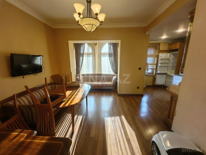 Satılır 5 otaqlı köhnə tikili 197 m², Nizami m., photo 12 from 31