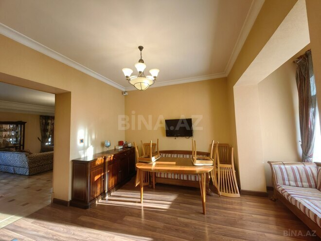 Satılır 5 otaqlı köhnə tikili 197 m², Nizami m., photo 14 from 31