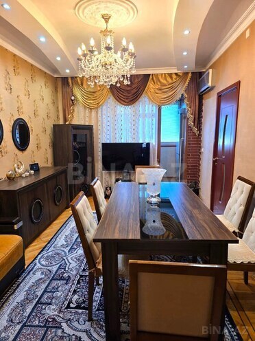 Продаётся 3-комн. вторичка 65 м², м. 20 января, photo 1 from 14