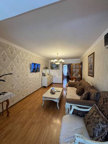 Satılır 3 otaqlı köhnə tikili 85 m², İnşaatçılar m., photo 3 from 19