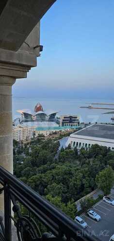 Сдаётся 2-комн. новостройка 65 м², м. Ичеришехер, photo 1 from 19