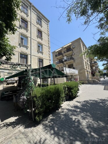 Продаётся 2-комн. вторичка 42 м², м. Элмляр Академиясы, photo 1 from 8
