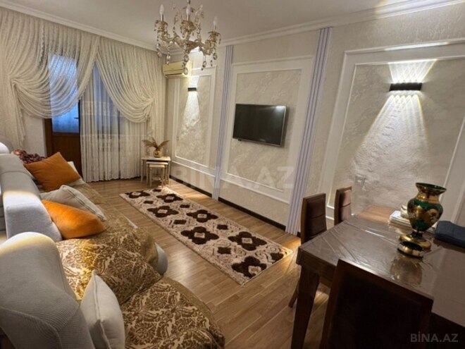 Продаётся 3-комн. вторичка 85 м², м. Ази Асланов, photo 1 from 14
