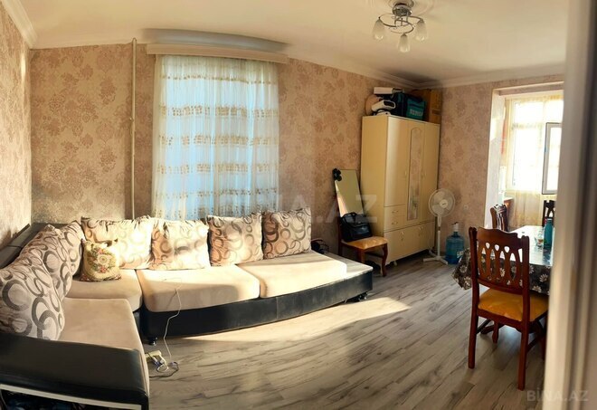 Продаётся 2-комн. вторичка 45 м², м. Кара Караев, photo 1 from 9