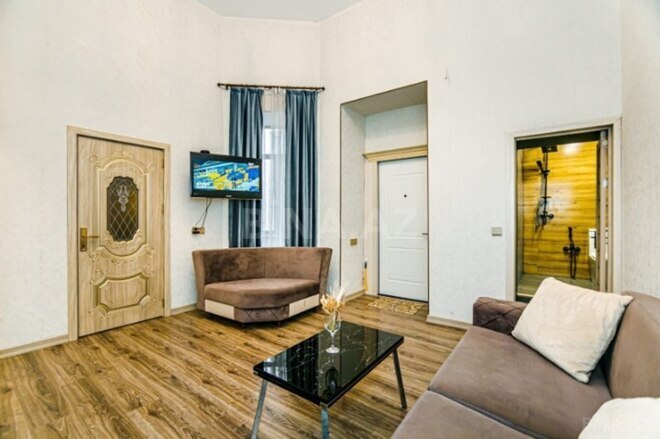Satılır 2 otaqlı köhnə tikili 72 m², Sahil m., photo 8 from 15