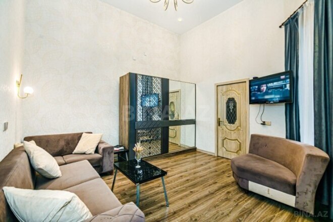 Satılır 2 otaqlı köhnə tikili 72 m², Sahil m., photo 3 from 15