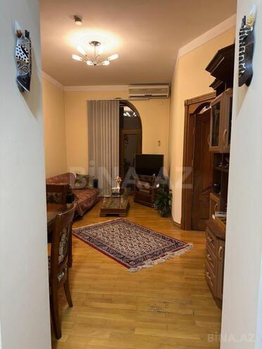 İcarəyə verilir 2 otaqlı köhnə tikili 60 m², 28 May m., photo 1 from 23