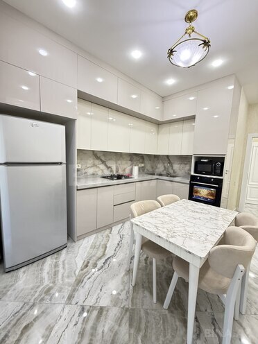 Сдаётся 3-комн. новостройка 148 м², м. 8 ноября, photo 1 from 23