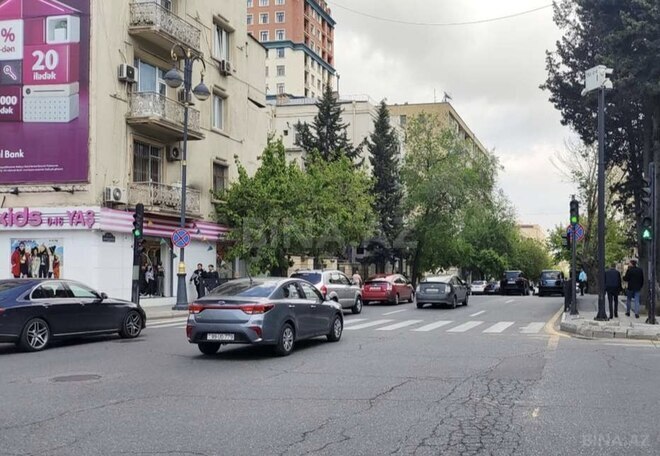 Satılır  obyekt 900 m², 28 May m., photo 1 from 6